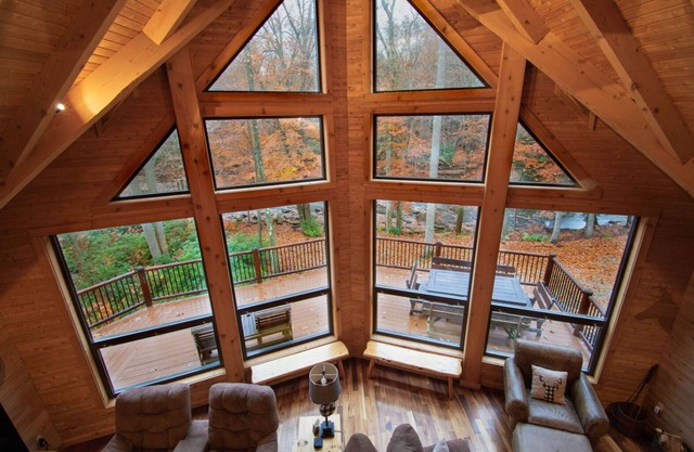 Stream Front Log Home près de 7 sources, 4 BR