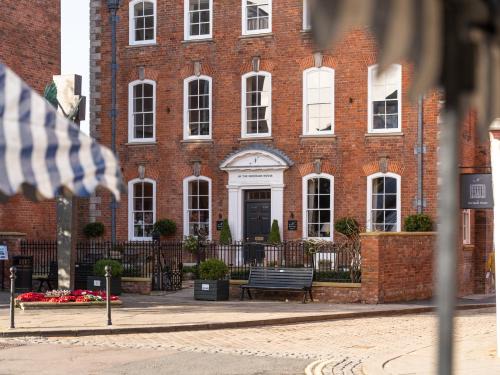 Stretton Hills Peaks - The Georgian House