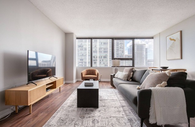 Striking South Loop 1BR w/ Rooftop, walk to Grant Park, by Blueground