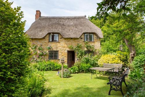 Strongate Cottage Rural Retreat - near Bridport & Jurassic Coastline