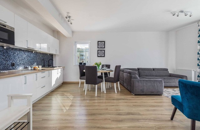 Strzelecka 1 | Apartment for 4 | Balcony | Parking