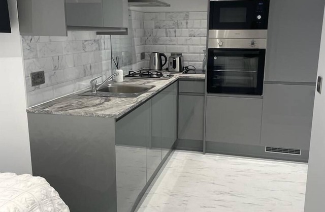 Studio-Appartement-Douche-Pas de vue-Studio Apartment