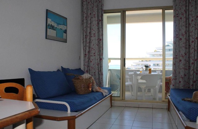 Studio à Villeneuve-Loubet Plage avec Parking Privé, 2/4 Couchages - FR-1-252A-6