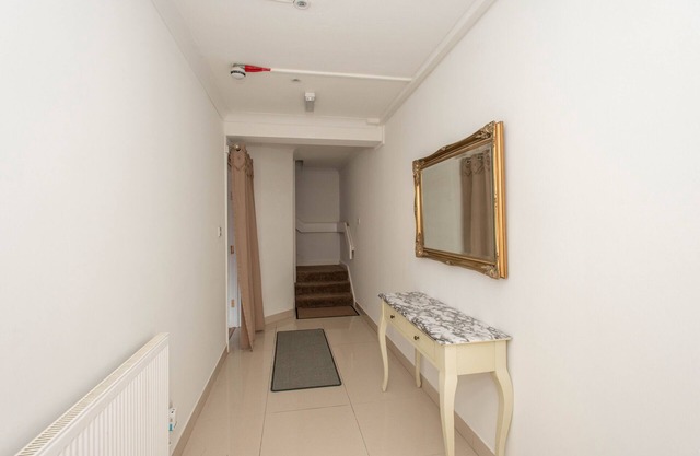 Studio 2 - Front, 1st Floor