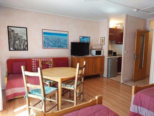 Studio 2 Personnes, Centre Village, Wifi, Parking - FR-1-512-193