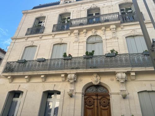 Studio 30 m2 avec jardin dans maison de maître