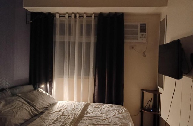 Complete studio in EDSA near Megamall