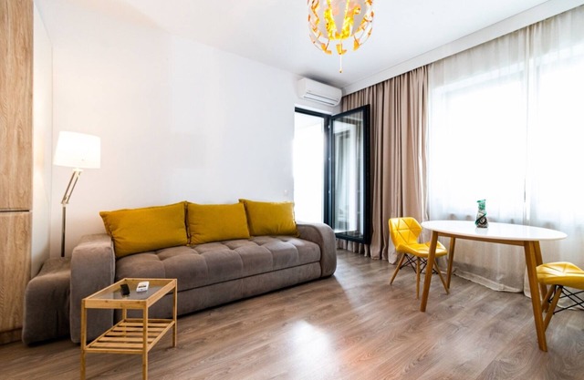 Studio 53 - Modern Apt. close to Metro & IOR Parc with free Parking