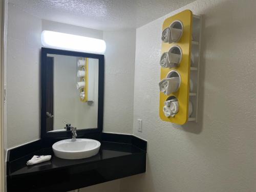 Studio 6 Suites Euless, TX – DFW West
