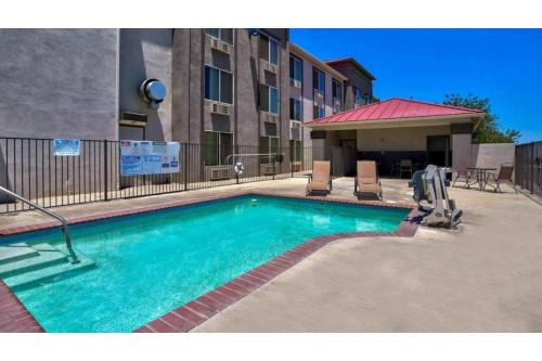 Studio 6 Suites Hesperia, CA West Main Street I 15