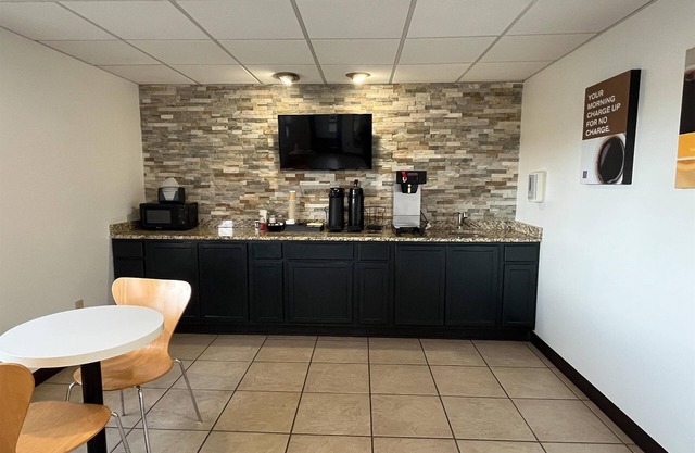 Studio 6 Suites Urbana, Il