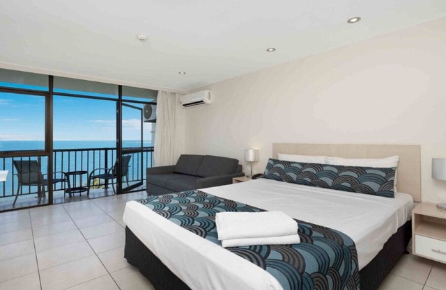 Studio 811 - Picturesque Beachfront Views