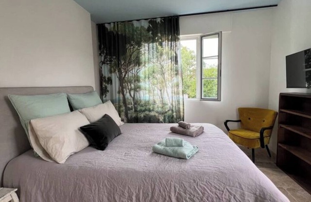 Studio et jardin 2 pers 800m du centre et plage