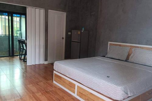Studio Apartment 12 in Thalang