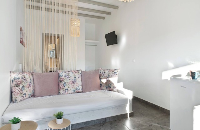 Studio 'Calm Suites Kythnos 2' avec vue sur mer, Wi-Fi et climatisation