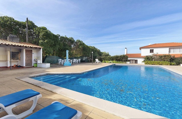 Studio 'Estúdio Alto Da Praia' avec vue sur la mer, piscine partagée et Wi-Fi