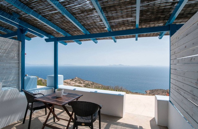 Studio 'Mesaria' avec balcon, Wi-Fi et climatisation