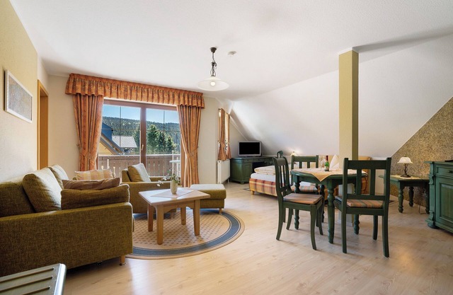 Studio 'Pension Bergblick - Ringmauer' avec vue sur les montagnes, balcon et Wi-Fi