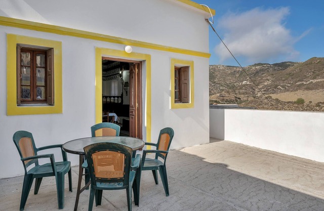 Studio 'Villa Houvarda' avec vue sur la montagne, terrasse privée et Wi-Fi