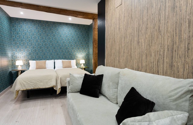 Studio-Appartement-Salle de bain privée séparée-Vue sur Rue-VERDE