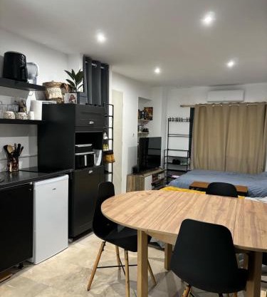 Studio avec accès piscine