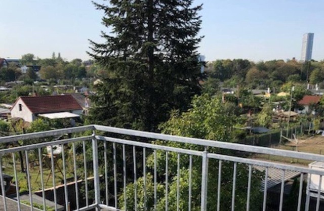 Fully Furnished 4 Person Duplex Apt Perfect For Short-term Rent + Rooftopterrace