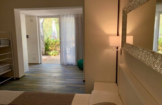 Studio 'Baia Falcone-Villetta Mare 110' with sea view, Wi-Fi and air conditioning