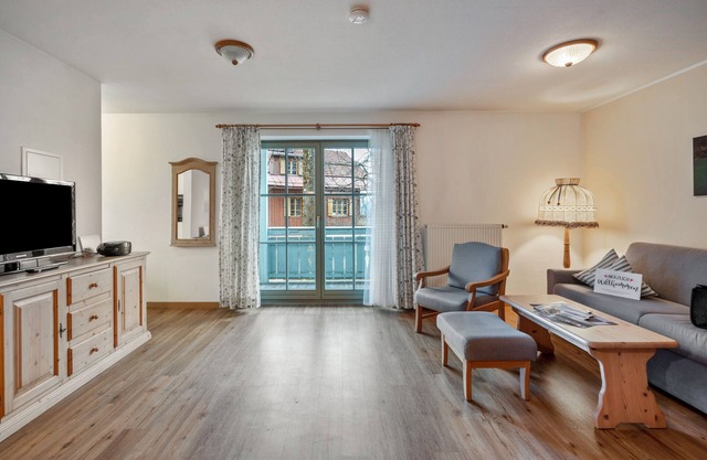 Studio 'Brünnstein Room 40' with Mountain View, Shared Garden and Wi-Fi
