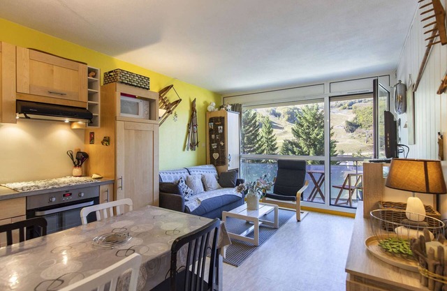 Studio cabine 6 pers, proche pistes, balcon, animaux admis, parking