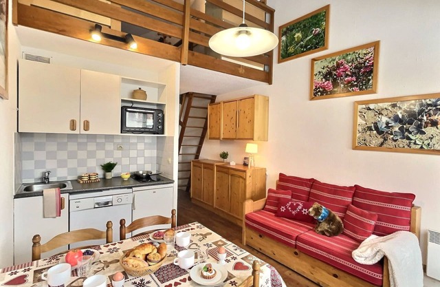 Studio cabine avec mezzanine à 300m du centre et 450m des pistes à Val d'Isère