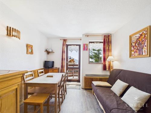 Studio cabine 4/5 pers, balcon exposé sud, à 50m des pistes, parking inclus - FR-1-398-513