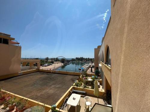 Studio cabine avec loggia et parking, proche plage - FR-1-338-626