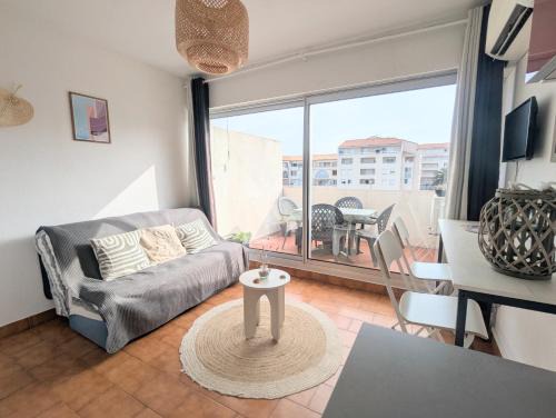 Studio cabine Coté Marina, terrasse et clim, plage à pied