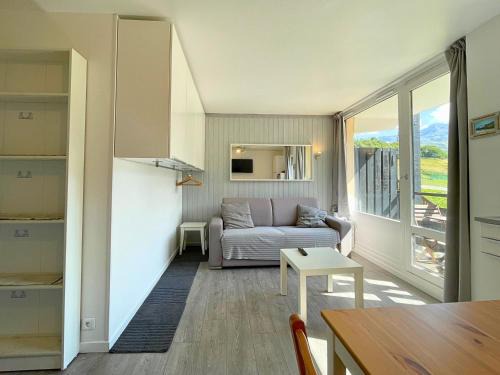 Studio cabine rénové avec cuisine équipée aux Menuires - FR-1-452-2