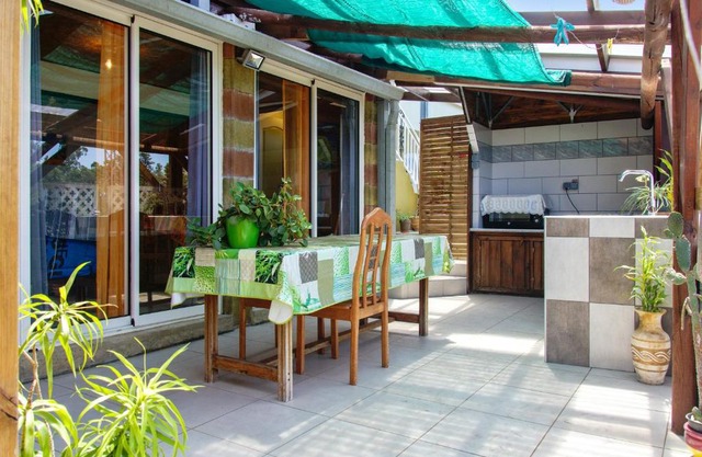 Studio charmant à L'Étang-Salé, jardin et vues, 25 m²