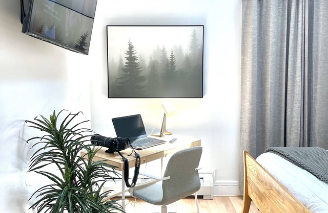 Studio Close to Downtown w/ Trail Access