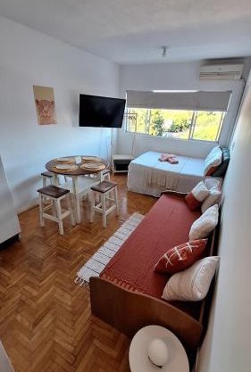 Studio confortável e bem localizado