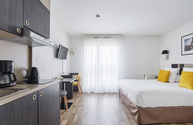 Visiter Paris! Studio Cosy Près du Station Clichy-Levallois + Accès Espace Fitness