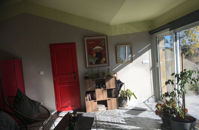 STUDIO DES COQUELICOTS DANS UN MAS PROVENCAL