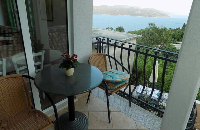 Garçonnière avec la terrasse et la vue sur le mer Zagore, Opatija (AS-13277-b)