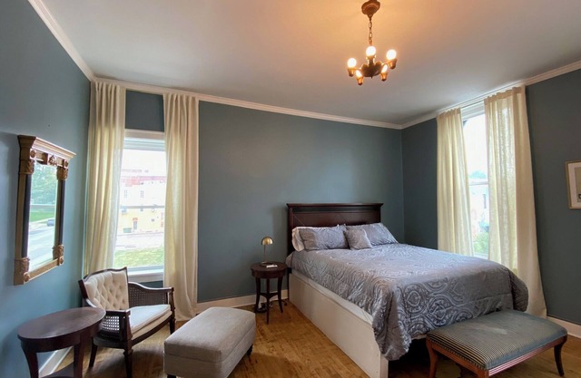 Studio furnished apartment located in the heart of downtown Hannibal, Missouri.