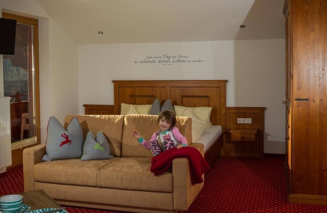 CAMA TRASERA - Casa Hirschpoint