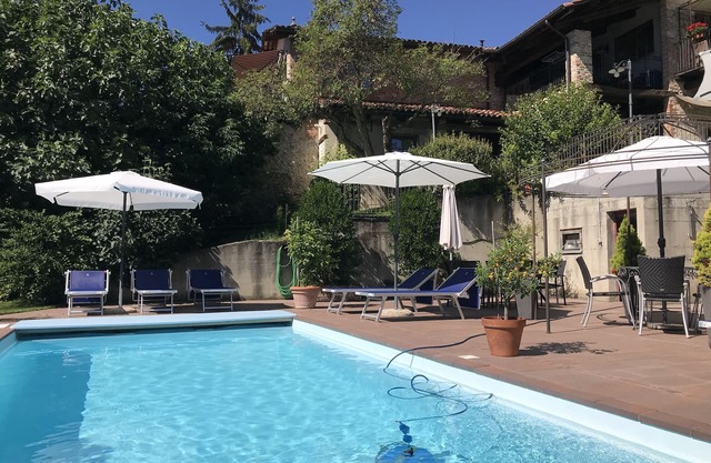 Demeure spacieuse à Bastia Mondovì, avec piscine
