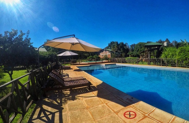 Piscine et Nature Votre Détente à Iguazú