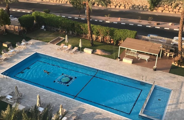 Studio in the luxurious Amdar Residence, direct Bay view, double bed, pool, Gym