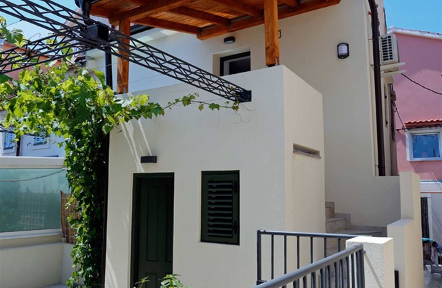 Studio Kate sur deux étages avec terrasse et balcon