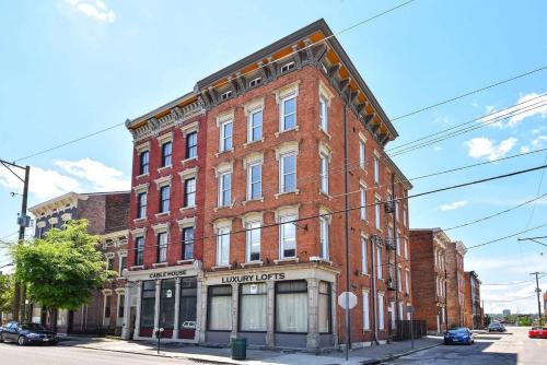 Studio Loft Apt in Heart of Over the Rhine!