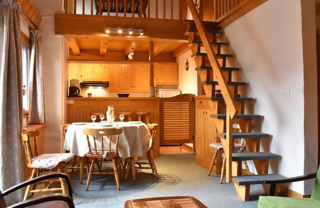 Studio mezzanine 5 pers. à Méribel, 100m des pistes, proche commerces - Balcon, parking, casier à skis