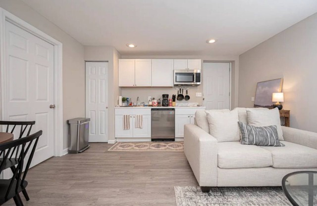 Studio Mins to Hospitals, Downtown, Wake Forest