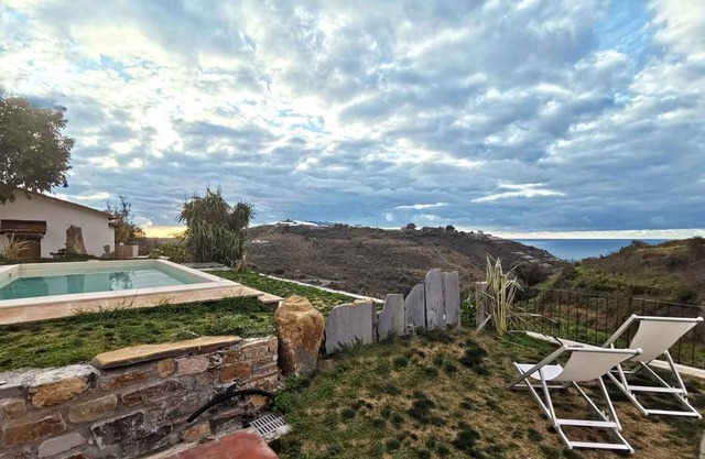 Studio avec terrasse et piscine